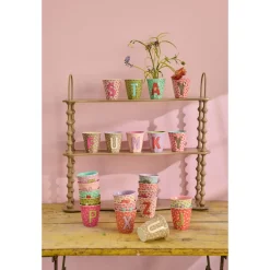 Rice Bokstavkopp 250 ml, Blomsterdesign, New