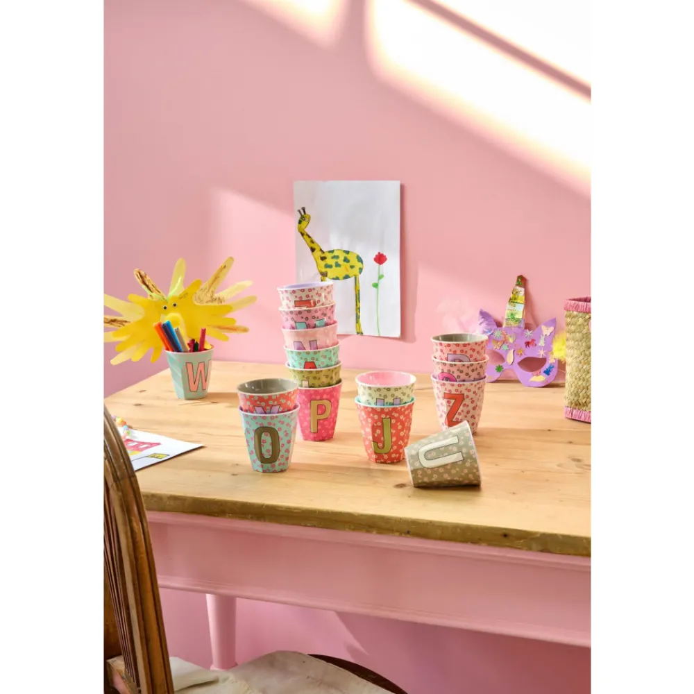 Rice Bokstavkopp 250 ml, Blomsterdesign, New