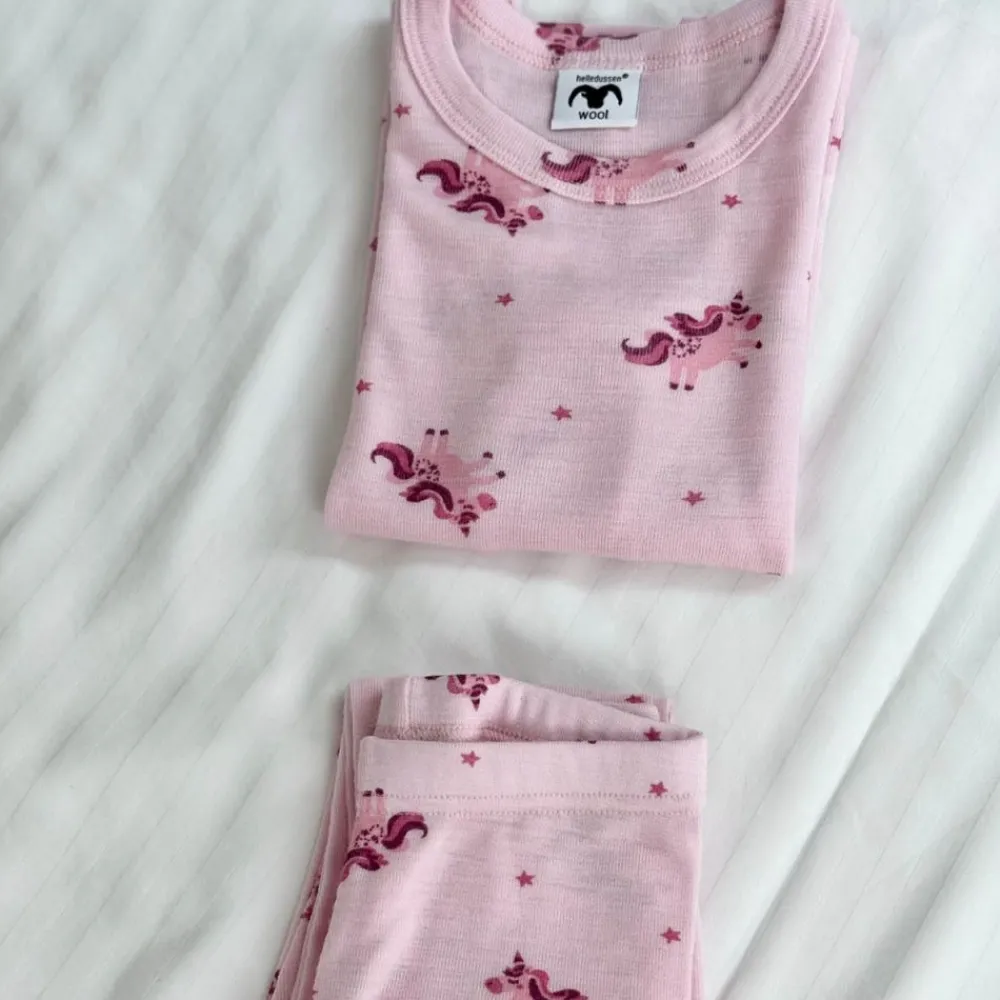 Helledussen Heldress Ull, Unicorn Best