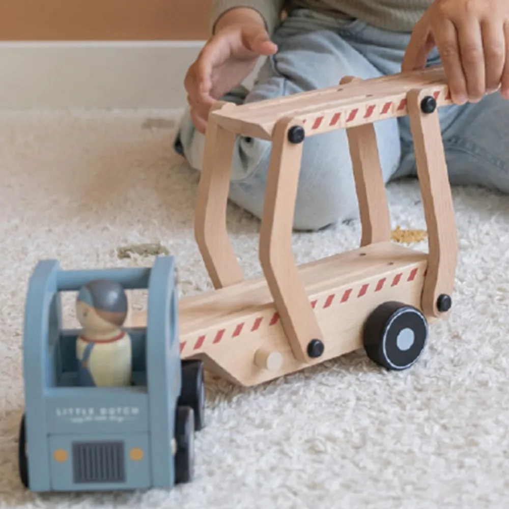 Little Dutch Lastebil, Clearance