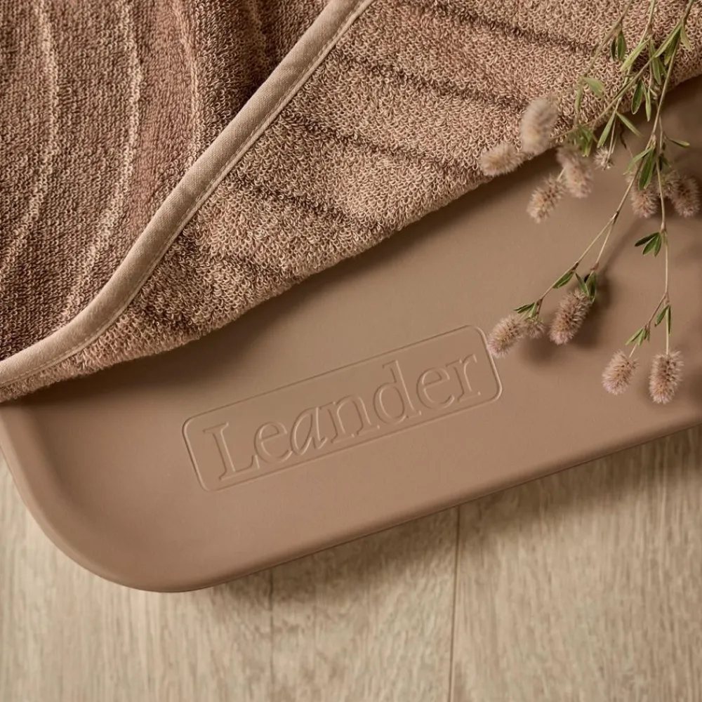 Leander Matty Stellematte, Clay Outlet