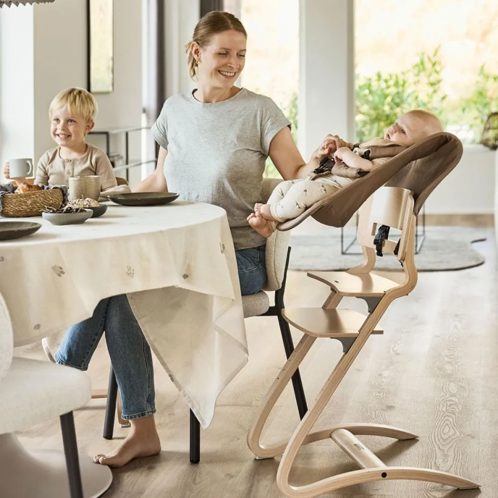 Leander Nyfødtsete Til Høystol, Mocca Hot