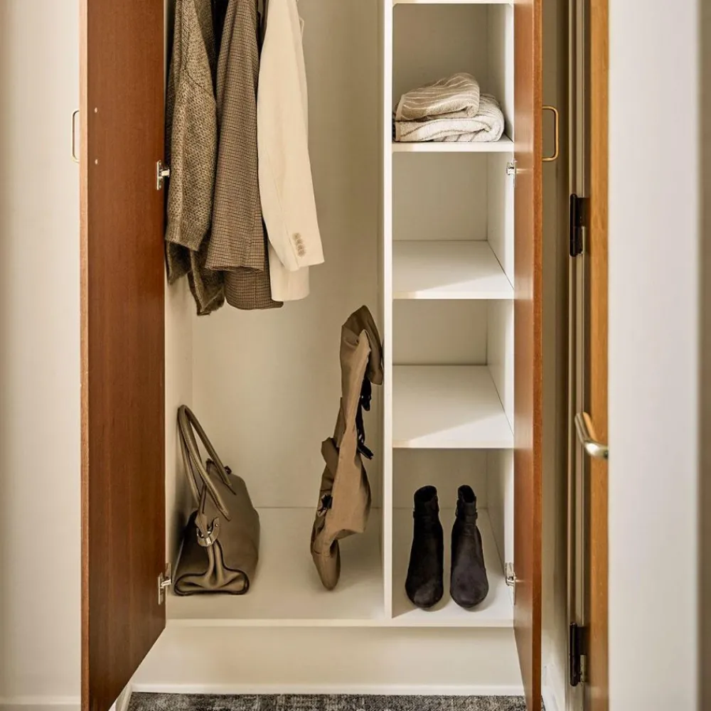 Leander Nyfødtsete Til Høystol, Mocca Hot