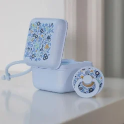 Bibs Smokkeboks, , Liberty, Chamomile Lawn Baby Blue Clearance